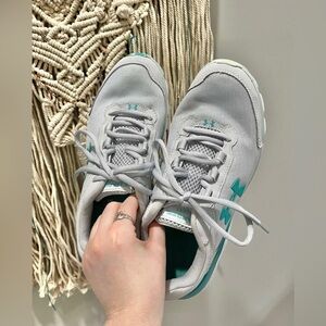 Under Armour Charged Assert Running Shoes